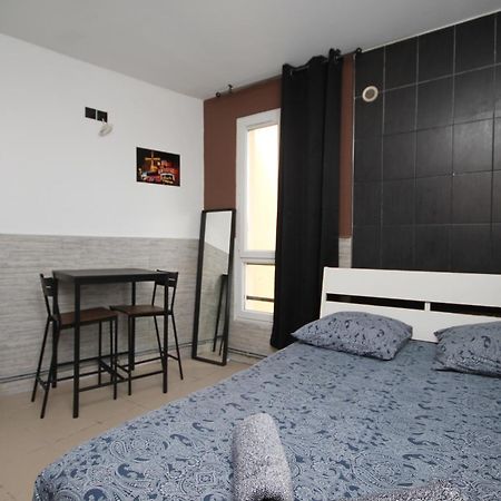 04 - Chambre Avec Lit Double Proche Paris Et Transports Wifi Saint-Denis  Exteriör bild
