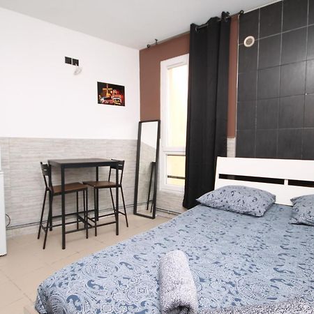 04 - Chambre Avec Lit Double Proche Paris Et Transports Wifi Saint-Denis  Exteriör bild